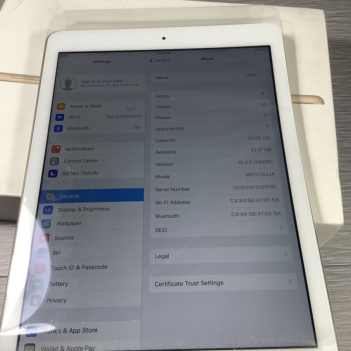 Apple iPad 5th Generation A1822 9.7 Apple iPad 5th Generation A1822 9.7