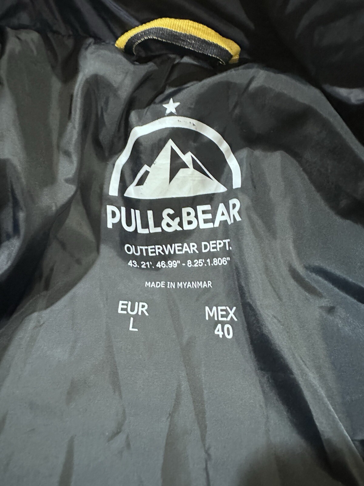Pull and Bear Men Large Puffer Jacket Yellow Black image 5