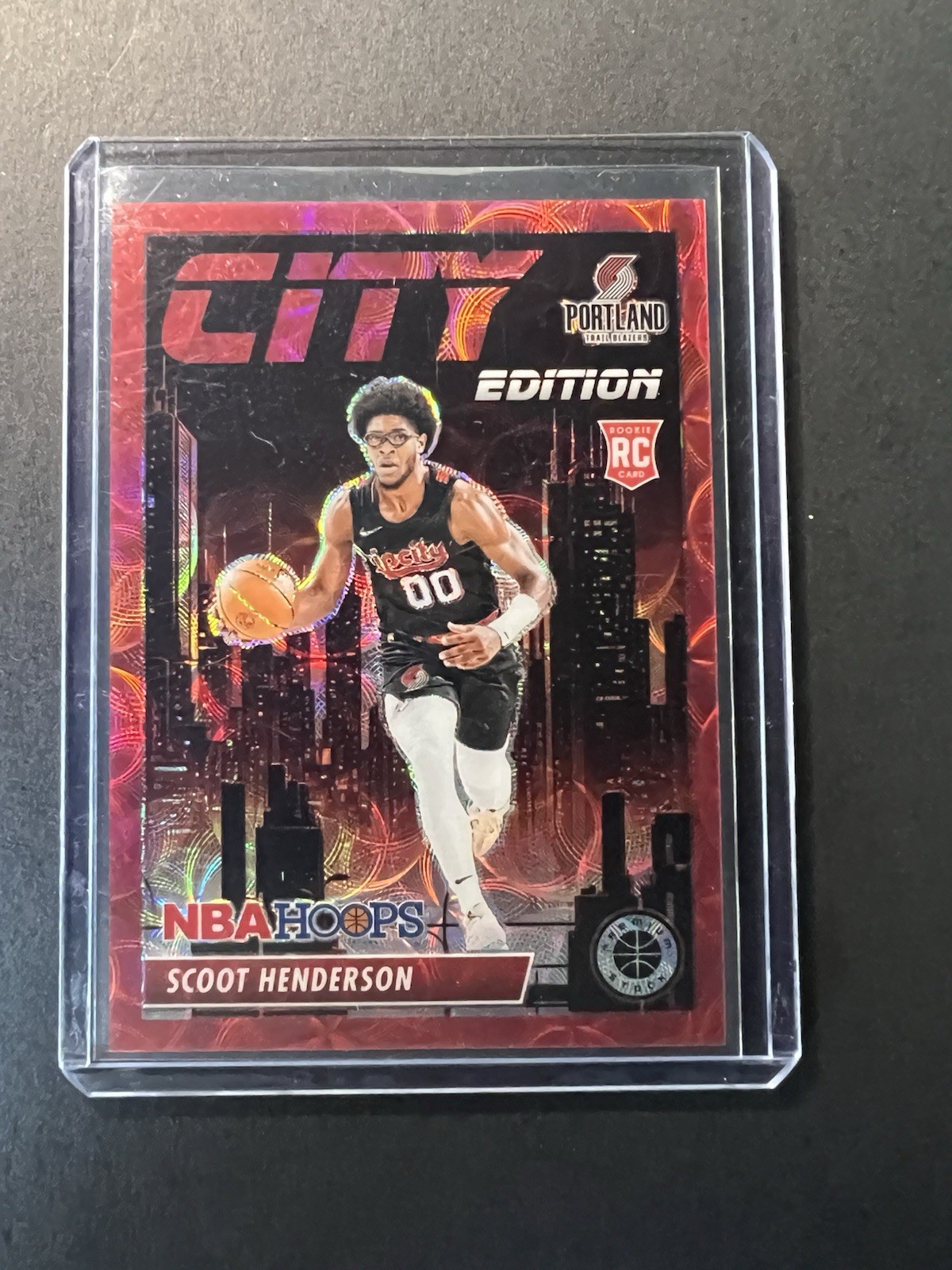 2023-24 Panini NBA HOOPS Premium Stock Scoot Henderson Red City Edition /88 RC