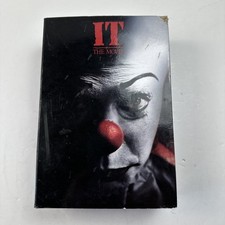 It Movie Pennywise Action Figure w/Balloon Book Interchangeable Heads Box