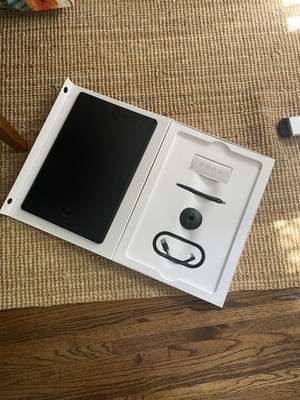 Wacom Intuos Pro PTH-860 Large Pen Tablet Black Graphics Drawing Tablet
