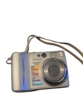 Nikon COOLPIX 5200 5.1MP Digital Camera - Silver TESTED WORKS READ
