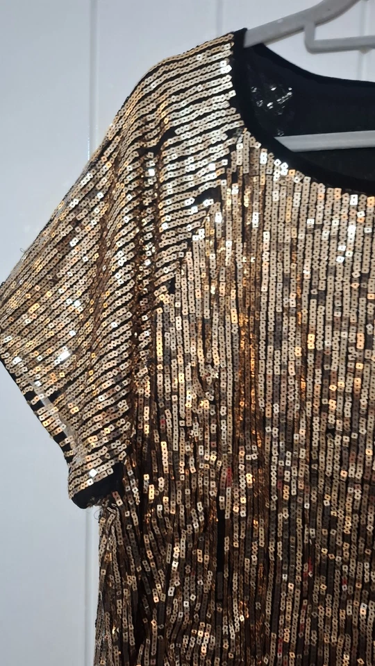 LADIES RIVER ISLAND GOLD SEQUIN PULLOVER BLOUSE TOP SIZE 24 - Image 2 of 4