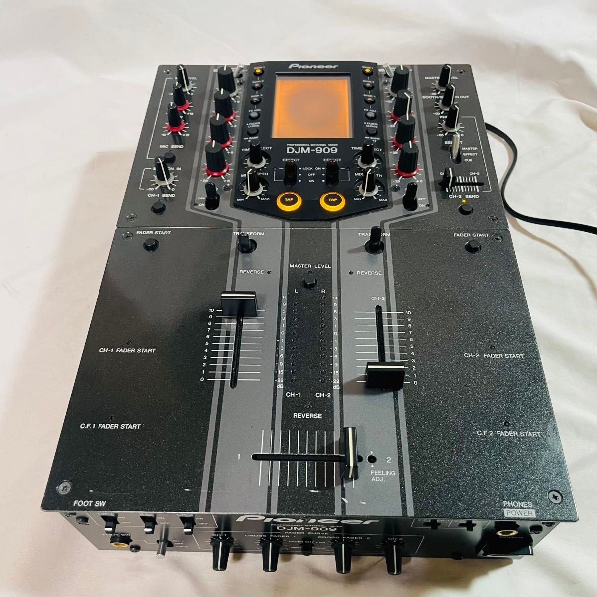 Pioneer DJ DJM-909 Professional 2-Channel DJ Mixer Touchscreen