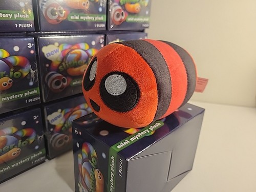 New Bonkers Slither.io Mini Mystery Plush Surprise Box | 6" Stuffed Plush Toy - Picture 6 of 10