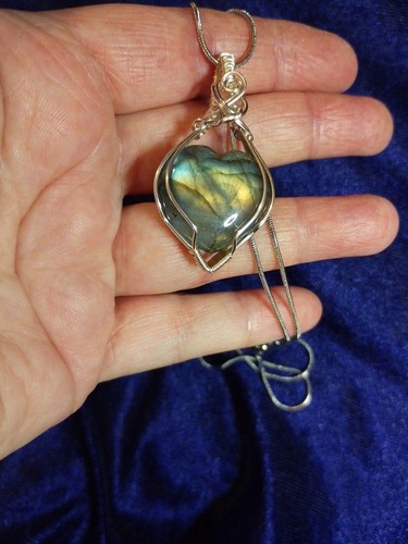 Beautiful Handmade ,Silver plated Labradorite Heart Shaped Necklace 925 Chain - Picture 3 of 4