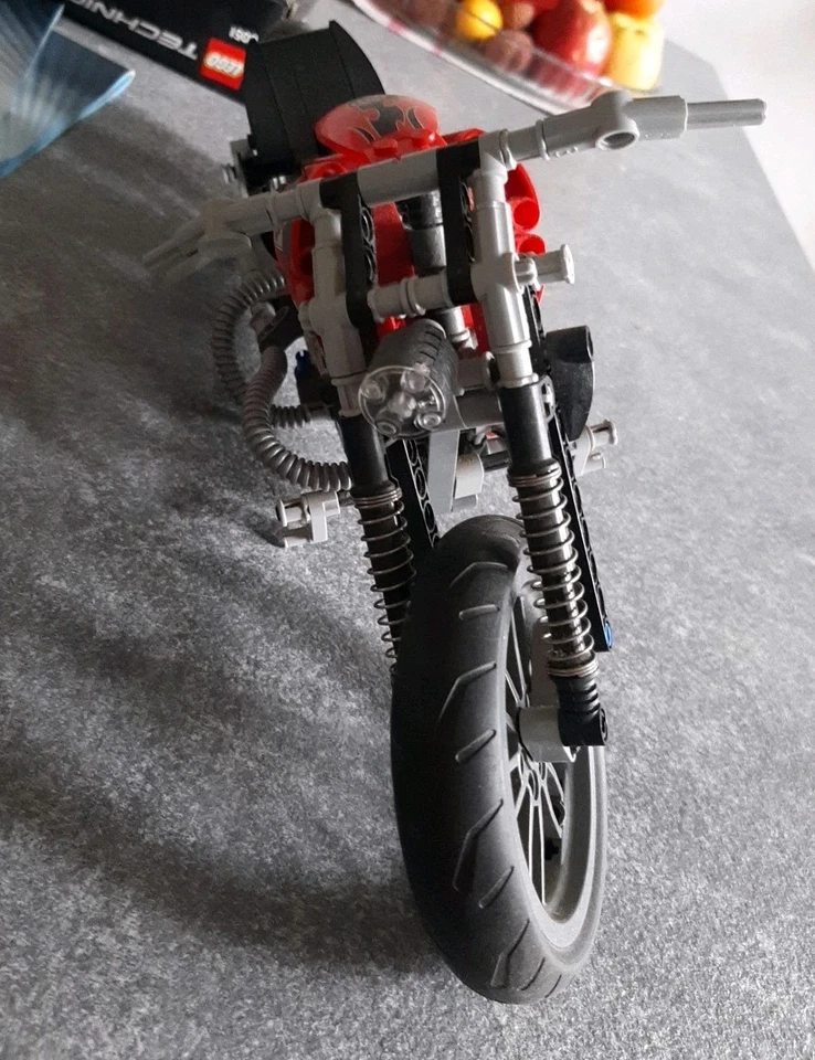 LEGO Technic 8051 Motorbike, foto 2 di 5
