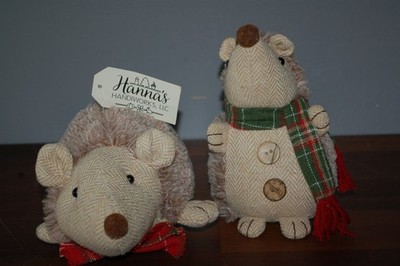 PAIR OF HANNAH'S HANDIWORKS HEDGEHOGS CUTE PLUSH ALL DRESSED UP FOR CHRISTMAS