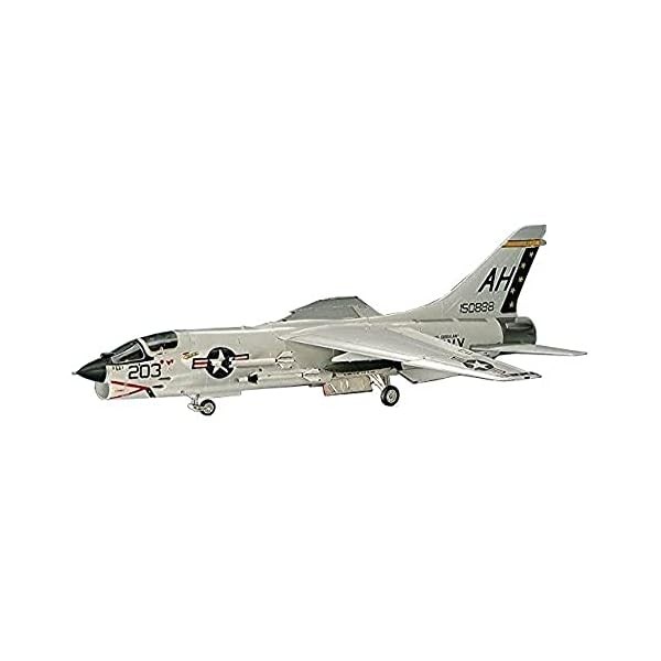 HASEGAWA 1/72 F-8E Crusader US Navy MC Carrier-Borne Fighter Plastic Model K