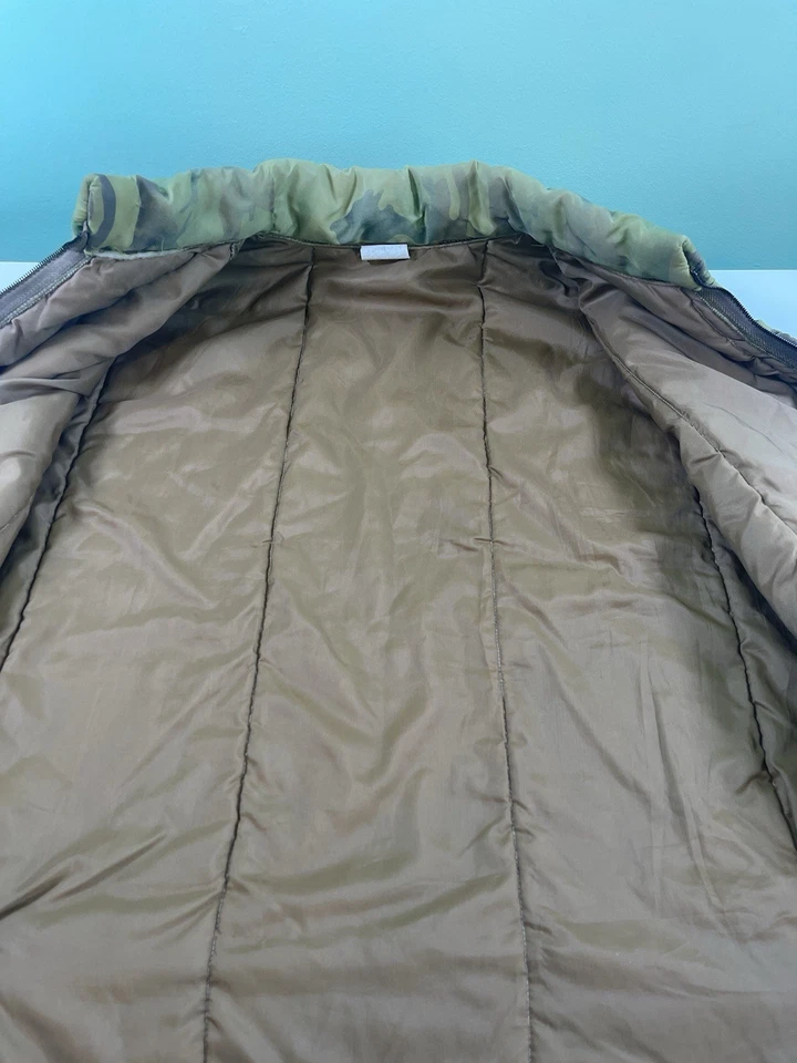 Vintage 80’s Insulated Old School Camo Duck Hunting Vest Men’s Size Large - Image 4 of 4