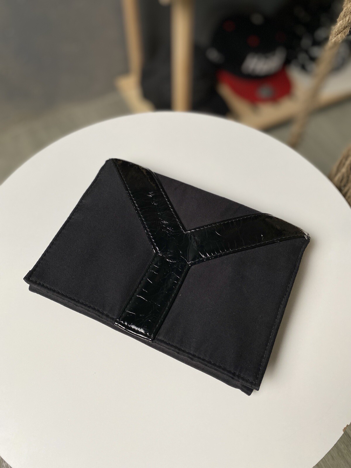 Borsa donna Yves Saint Laurent nera con logo donna