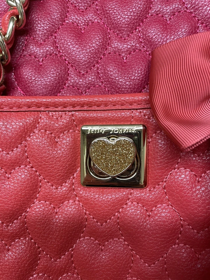 Trava de coração corrente ouro 26” laranja vermelho Betsy Johnson 13x13” - Imagem 2 de 4