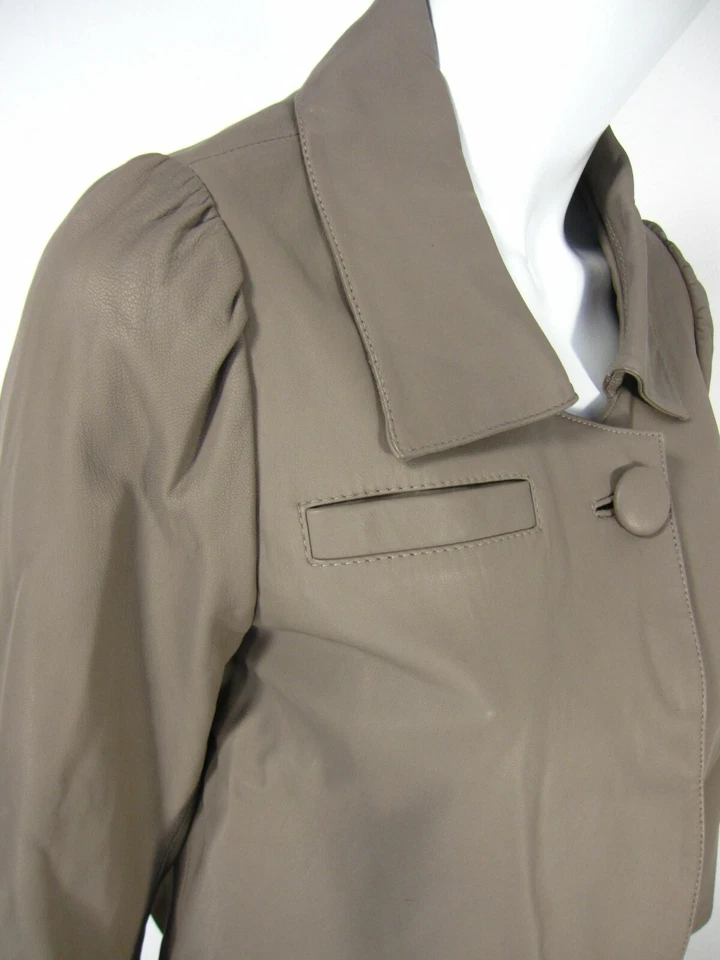 CHAQUETA ABRIGO RECORTADA DE CUERO MANGA LARGA MADISON MARCUS S PEQUEÑA BEIGE SÓLIDO 211  Foto 4 de 4