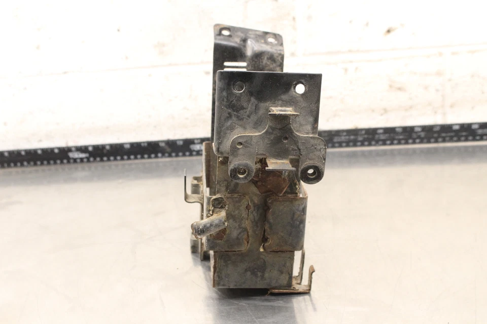 1981 Kawasaki 440 LTD KZ440D Belt BATTERY TRAY BOX HOLDER A414 - Image 2 of 4