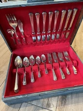 1881 Rogers Oneida Ltd.  Eight 5 Piece Settings + Serving Utensils Anti-Tarnish