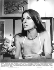 Susan Saint James 1977 Portrait Outlaw Blues 8x10 Picture Celebrity Print