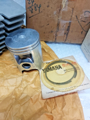 Genuine Yamaha RX100 RX 100 Cylinder Block Barrel Set Piston Ring NOS JAPAN - Picture 9 of 9