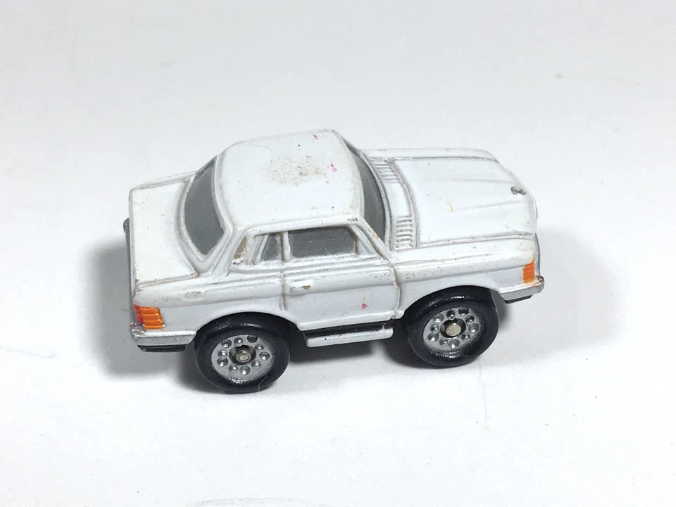 Micro Machines Galoob Mercedes Benz 450SLC Sun Color Changers White Diecast Car - Image 2 of 4