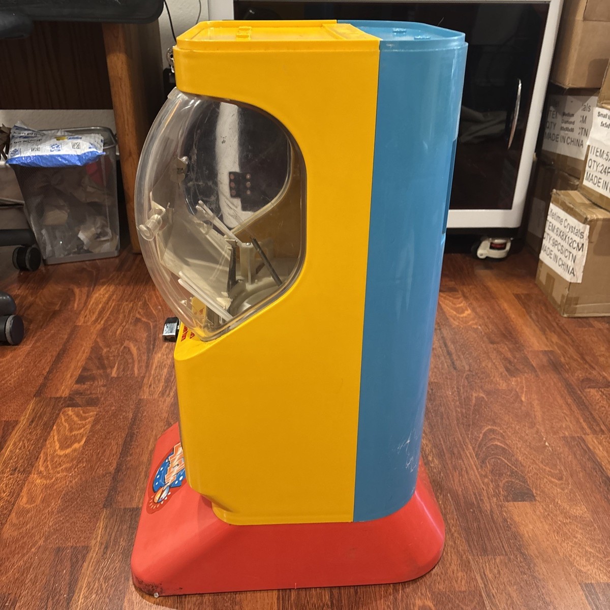 Vintage TOMY Yujin Gatcha Gashapon Vending Machine w/ Pokemon