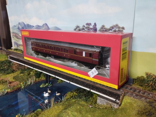 Hornby R4677 (OO) LMS Non-Corridor Third Class Brake No '20724'. | Condition: New