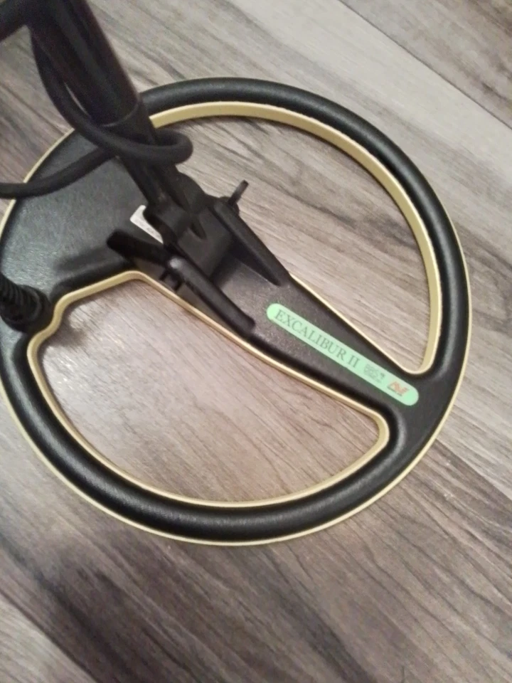 Minelab Excalibur II Deep Diving and beach Metal Detector  - Image 3 of 4