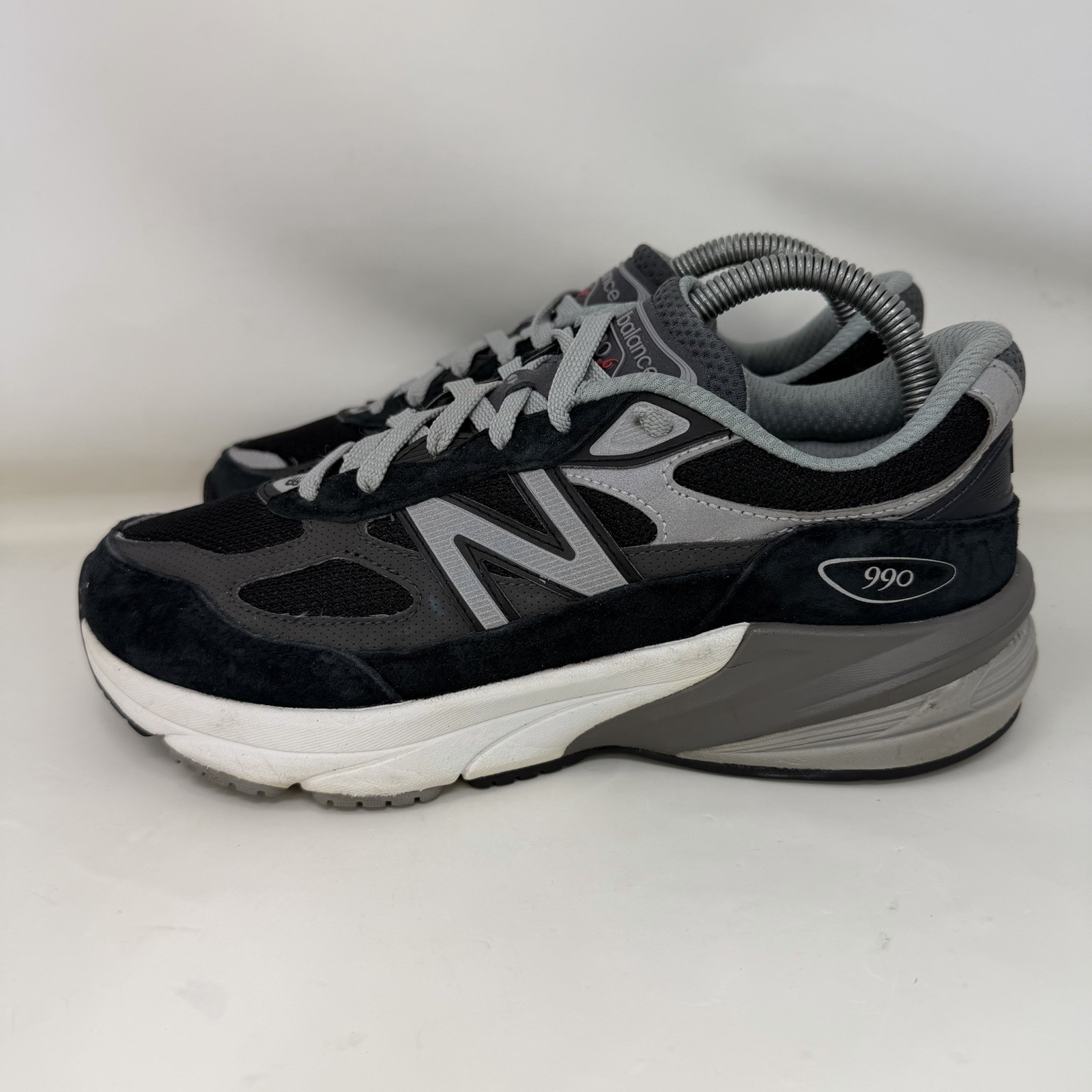 New Balance 990v6 Running Shoes Black Silver Youth Size 7 / Women’s Size 8.5 thumbnail 2