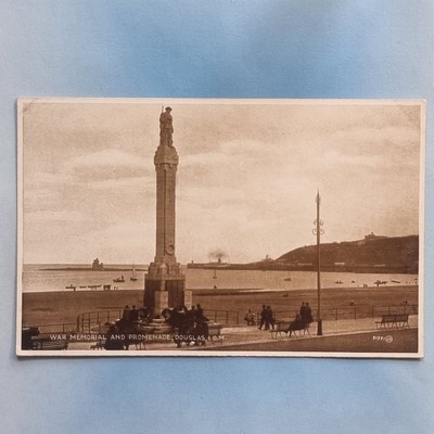 Douglas Postkarte um 1930 Kriegerdenkmal und Promenade Isle of Man