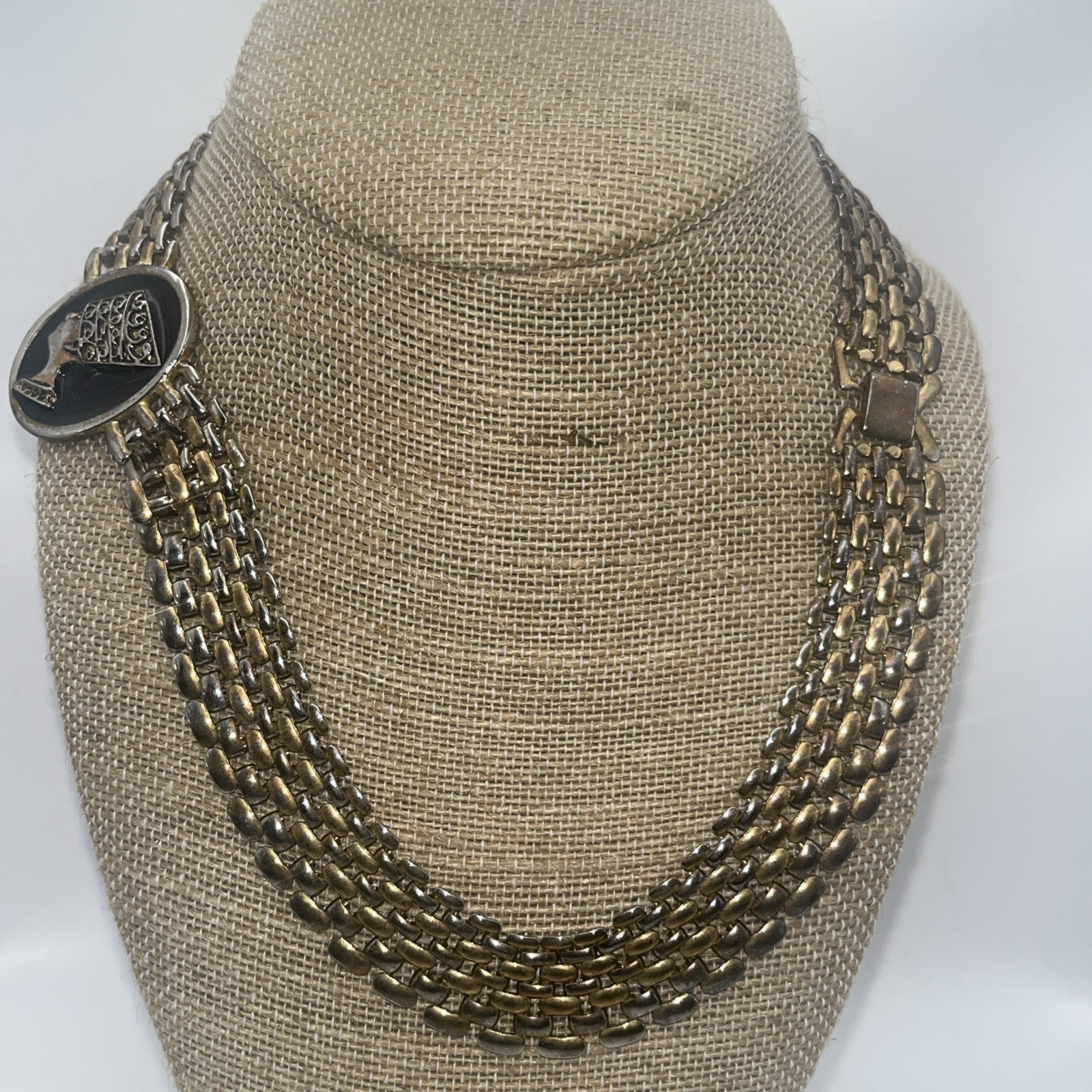 Picture 4 of 6