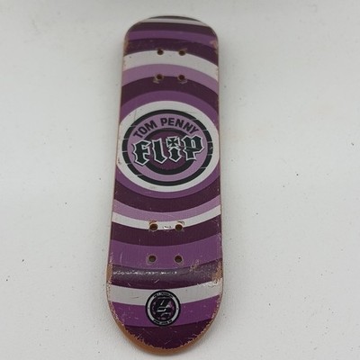 TOM PENNY FLIP P2  FINGER SKATE BOARD PURPLE BLACK & WHITE 