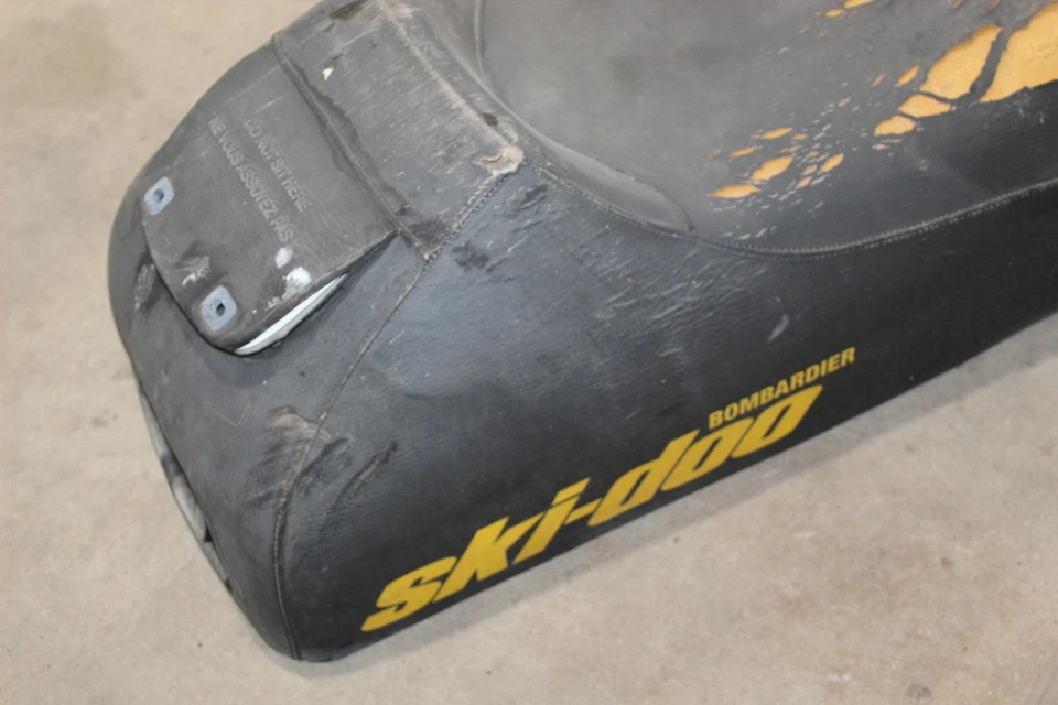 Sillín de asiento Ski-doo Summit 800 Highmark 2000 Foto 3 de 4