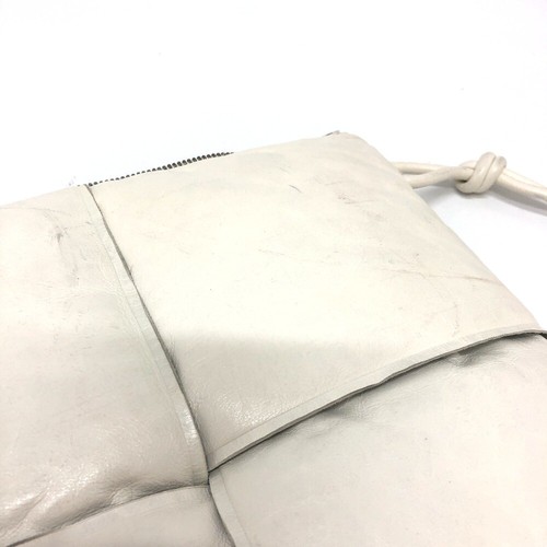 BOTTEGA VENETA Paddet Maxi Intrecciato Clutch bag Leather White - Picture 7 of 14