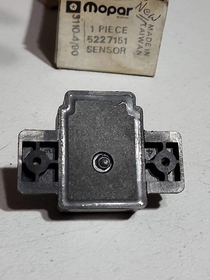 1987-88 Dodge Ram Mini 1987 W150 Plymouth NOS Map Sensor 5227151 MOPAR Charger - Image 4 of 4