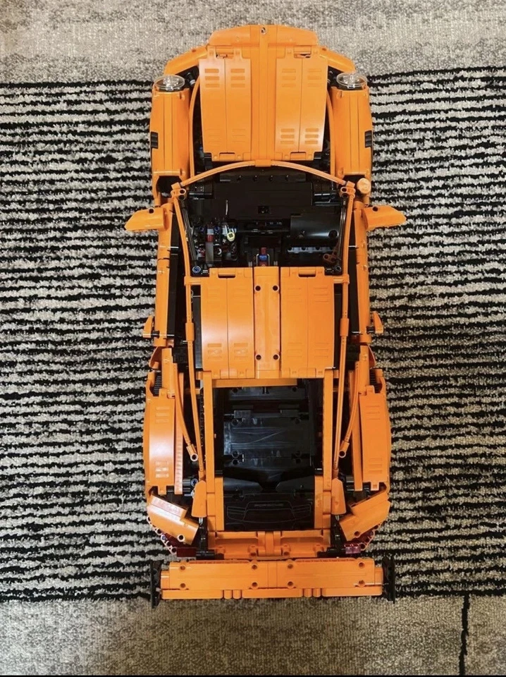 LEGO Technic 42056 Porsche 911 GT3 RS, photo 4 sur 5