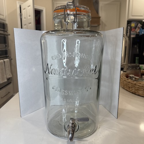 Old Fashioned Nantucket 2.5 Gal Drink Dispenser With Lid