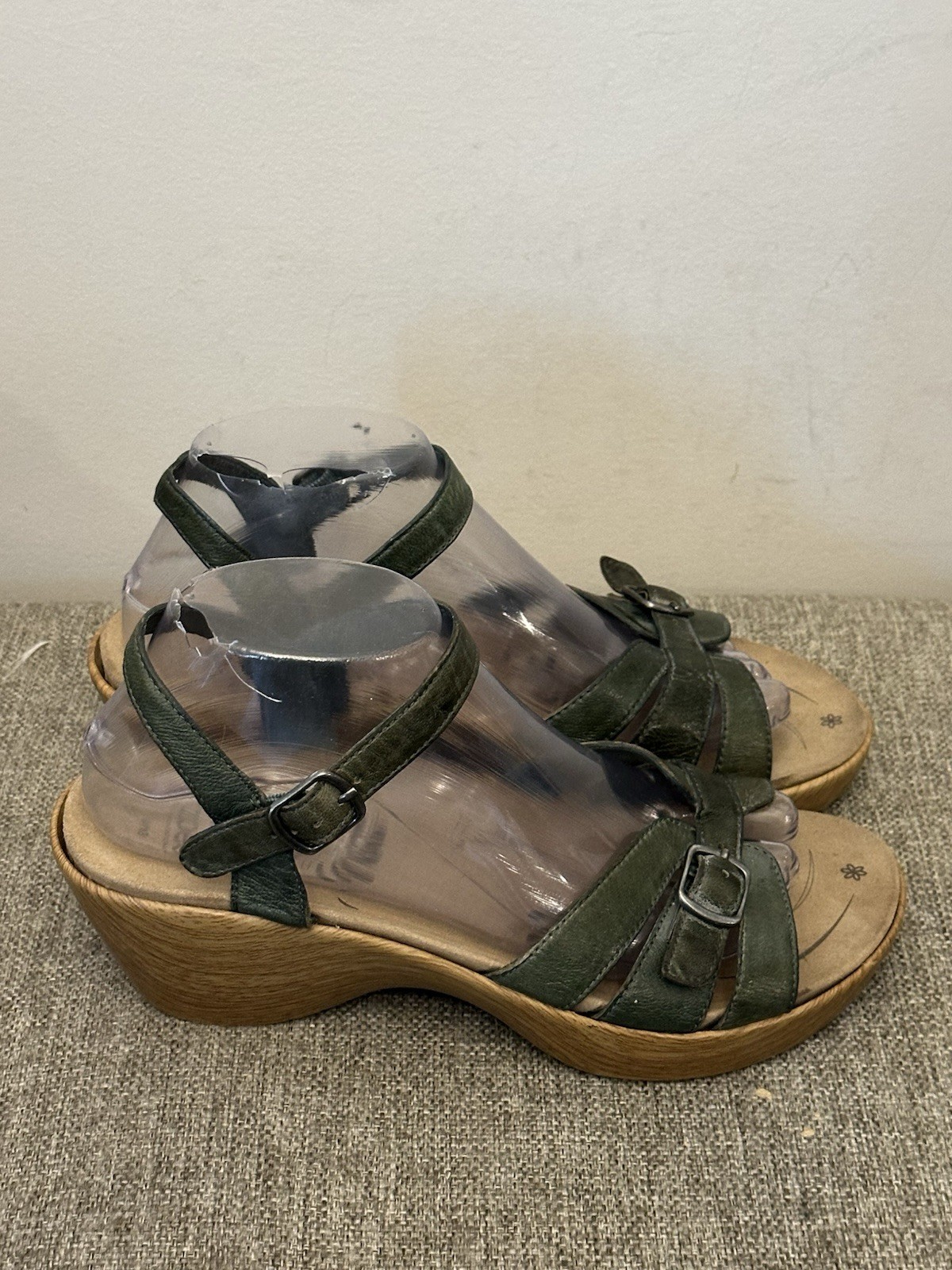 Abeo Women’s Green Leather Strappy Wedge Sandal Size 9
