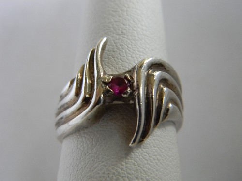 Vintage 925 Sterling Silver Modernist Round Ruby Solitaire Ring Sz 6.5