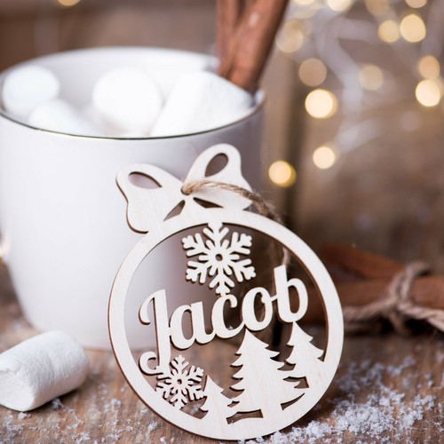 Weihnachtsschmuck aus Holz, personalisierter Name Schneeflocke, Urlaubsgeschenk - Bild 1 von 7