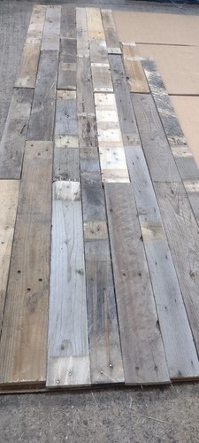 Rustic Elegance: Reclaimed Timber Collection - 20 Unique Wooden Planks - Picture 10 of 10