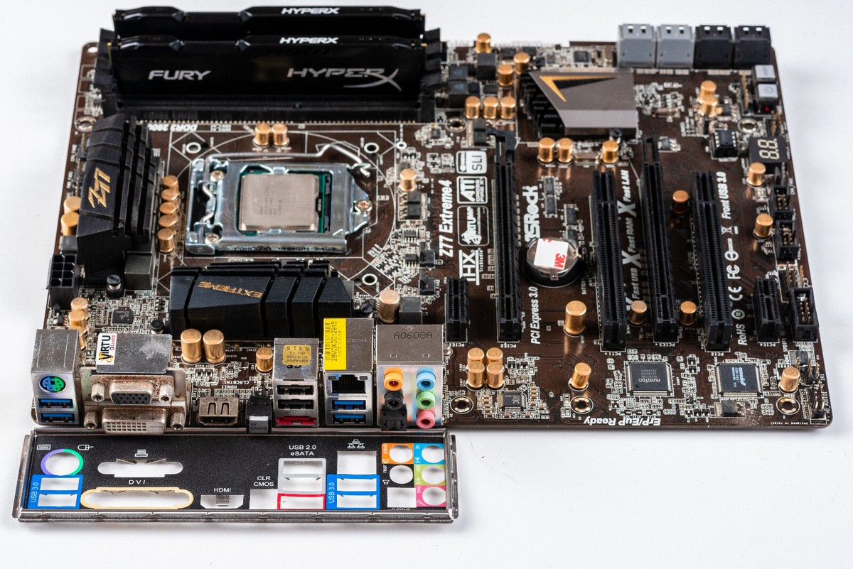 ASRock製 ATXマザーボード　Z77 Extreme4　LGA1155 ASRock > Z77 Extreme4