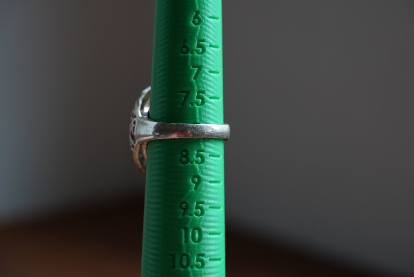 Sterling Silver 925 Ring Vine Pattern Over Green … - image 4