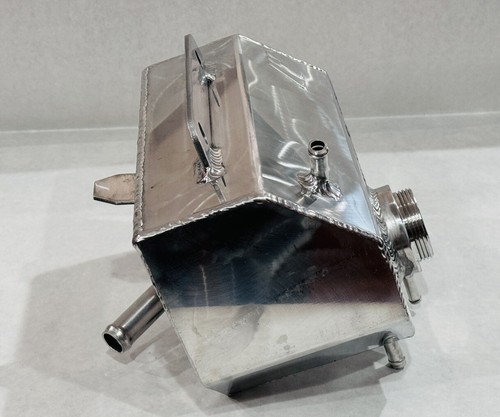Mishimoto Aluminum Coolant Expansion Tank For 2015-23 Ford Mustang EcoBoost - Imagen 6 de 8