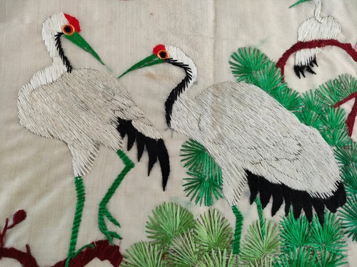 Pair of 1940/50s Original ASIAN SILK EMBROIDERED PANELS: BIRDS 29cms x 40cms - Picture 3 of 6