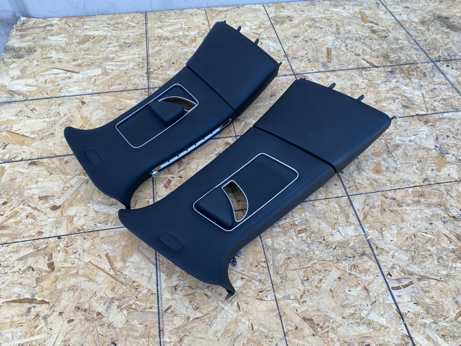 B PILLAR LEFT RIGHT COVER BLACK SET BENTLEY CONTINENTAL FLYING SPUR 06-12 OEM