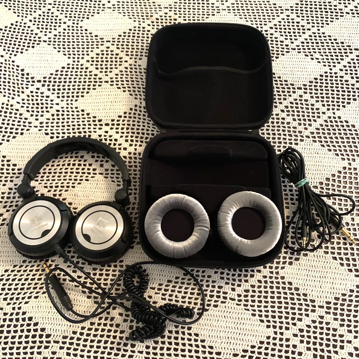 Ultrasone PRO 900 S-Logic PLUS Surround Sound Professional Closd 