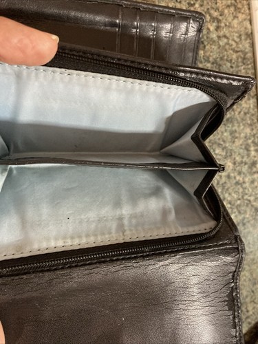 Cartera Coach de cuero negra, triple pliegue, hebilla 5,5 X 4,25 pulgadas cremallera funciona - Imagen 4 de 7