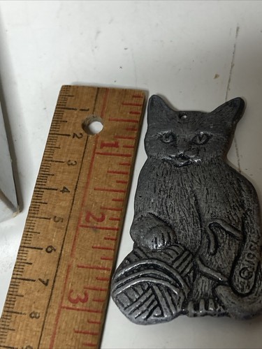 VTG 1991 Cat Lover Kitten Pewter Pendant Playing Yarn Large Brooch Double Sided - Picture 10 of 11