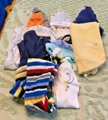 Lot of 0-9 months Baby Clothes 13 Pieces Total Sleepers Hoodie Jacket Hats 
