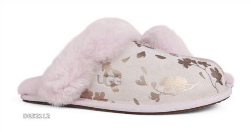 UGG Scuffette II Floral Foil Seashell 