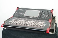 DiGiCo SD9 Digital Mixing Console with Road C...