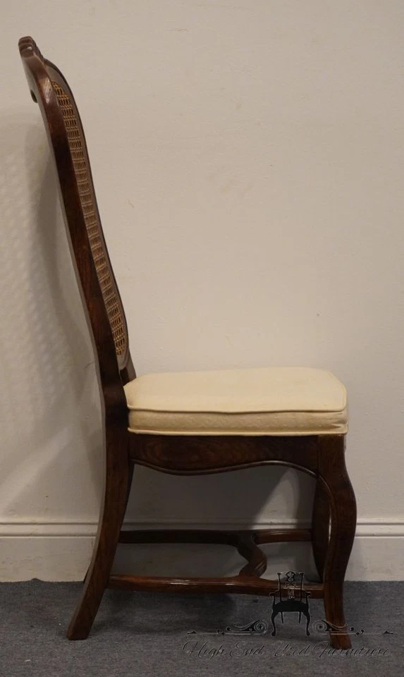 Silla auxiliar de comedor provincial francesa rural de gama alta con respaldo de caña Foto 2 de 4